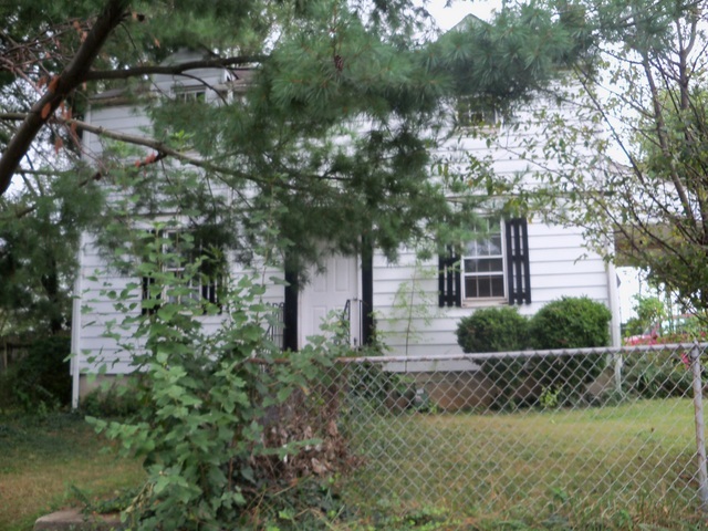 425 Fugate Road Northeast Roanoke, VA 24012 - Photo 1 of 14 Front