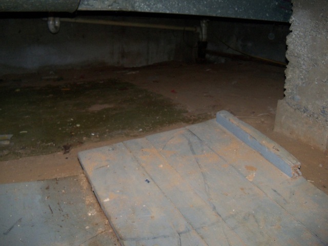 425 Fugate Road Northeast Roanoke, VA 24012 - Photo 6 of 14 Crawl Space