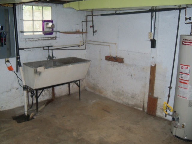 425 Fugate Road Northeast Roanoke, VA 24012 - Photo 7 of 14 Basement