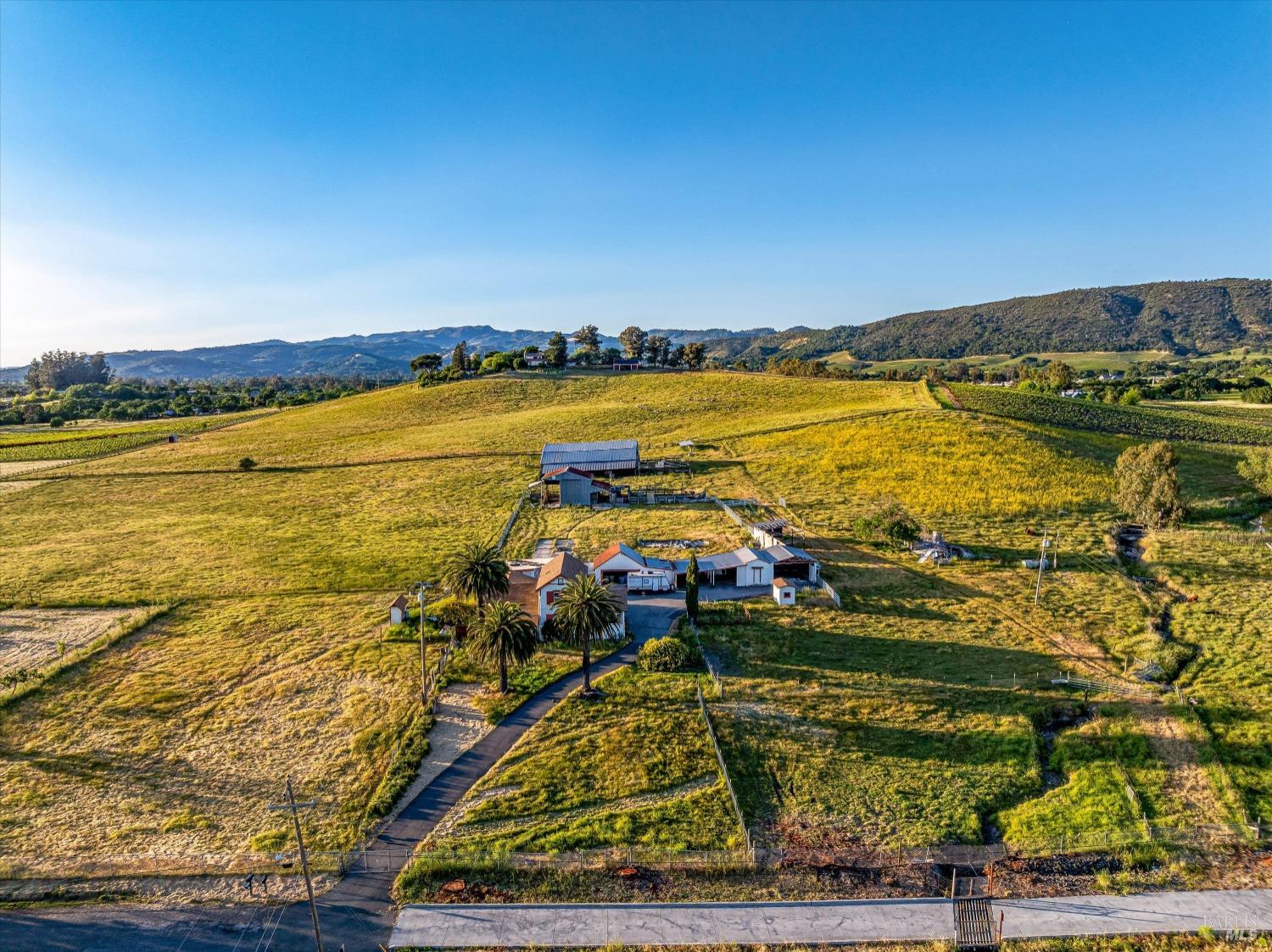 2710 Knob Hill Road Sonoma, CA 95476 - Photo 3 of 19