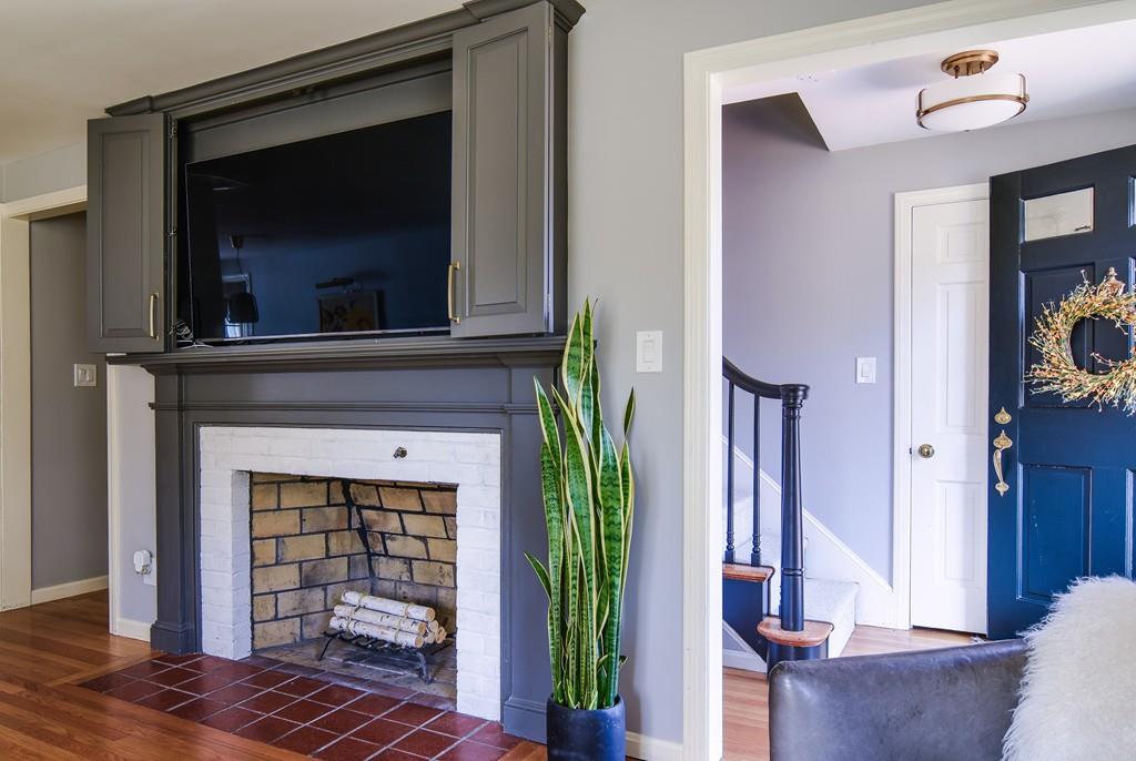94 Edgebrook Road Framingham, MA 01701 - Photo 8 of 34 Gallery Image 8