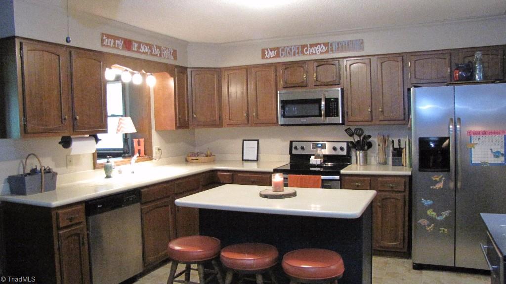 3963 Lewiston Road Summerfield, NC 27358 - Photo 7 of 22 Kitchen