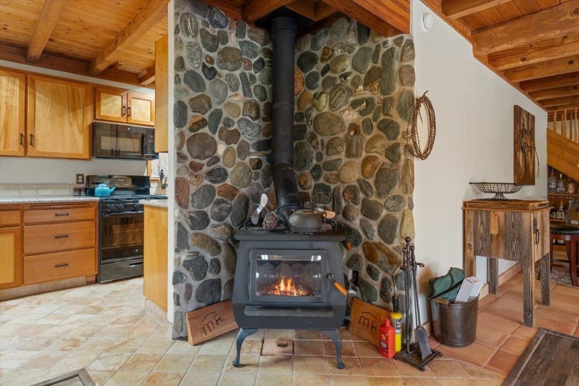 9515 Scott River Road Fort Jones, CA 96032 - Photo 17 of 47 Gallery Image 17