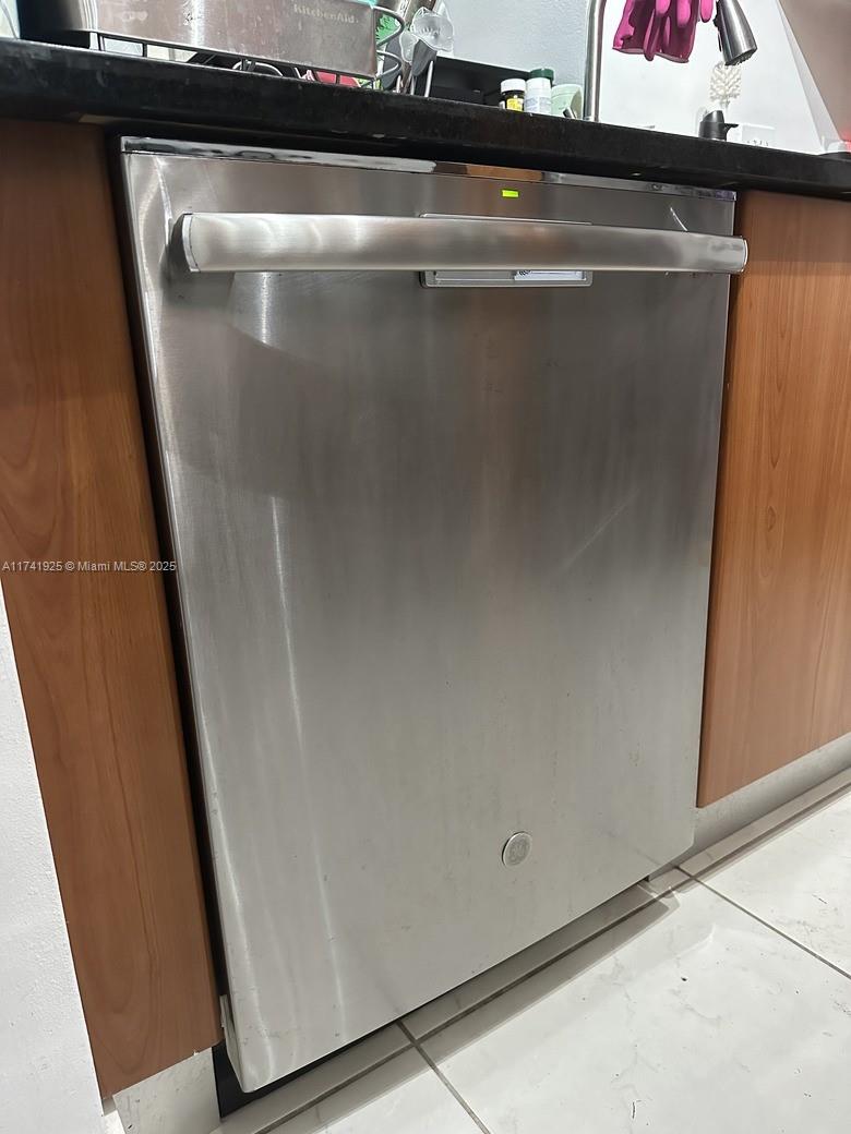 2775 Northeast 187th Street, Unit 329 Aventura, FL 33180 - Photo 14 of 21 a close view of sink