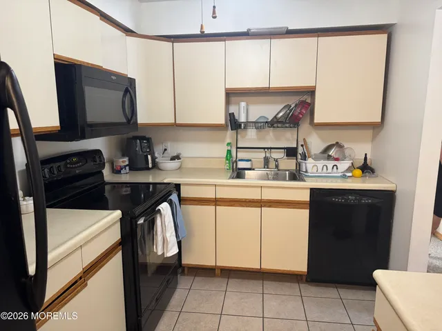 $1,950 | 6 Northrup Drive, Unit 215, Brick, NJ 08724