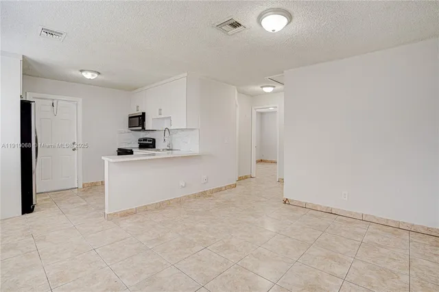 $1,695 | 4658 Myla Lane, Unit 4658, West Palm Beach, FL 33417
