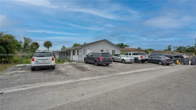 $1,695 | 4658 Myla Lane, Unit 4658, West Palm Beach, FL 33417