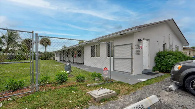 $1,695 | 4658 Myla Lane, Unit 4658, West Palm Beach, FL 33417