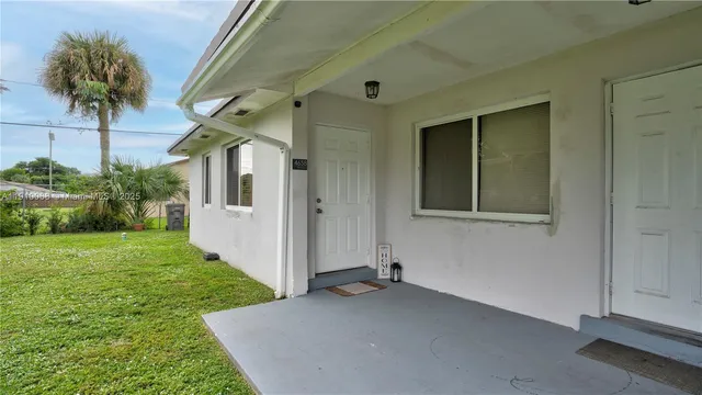 $1,695 | 4658 Myla Lane, Unit 4658, West Palm Beach, FL 33417