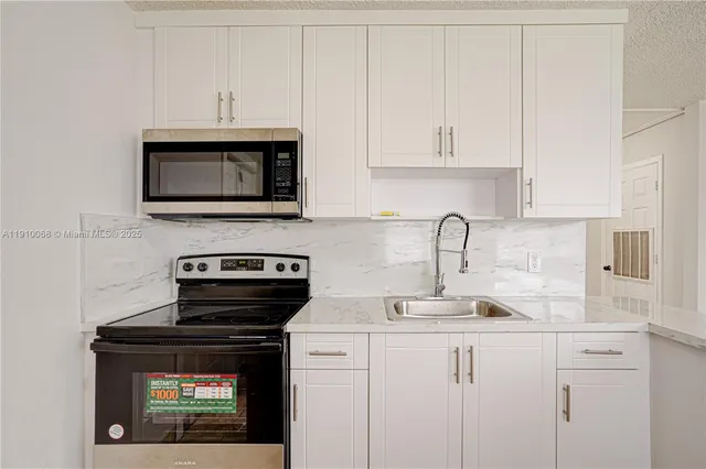 $1,695 | 4658 Myla Lane, Unit 4658, West Palm Beach, FL 33417