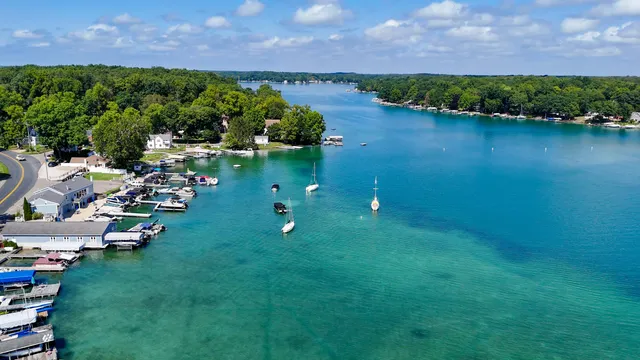 $2,300 | 12135 Highway 89, Unit 3, Richland, MI 49083