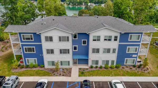 $2,300 | 12135 Highway 89, Unit 3, Richland, MI 49083