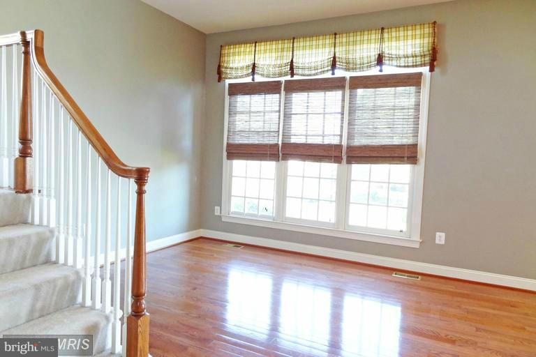 8530 Link Hills Loop Gainesville, VA 20155 - Photo 14 of 30 Interior (General)