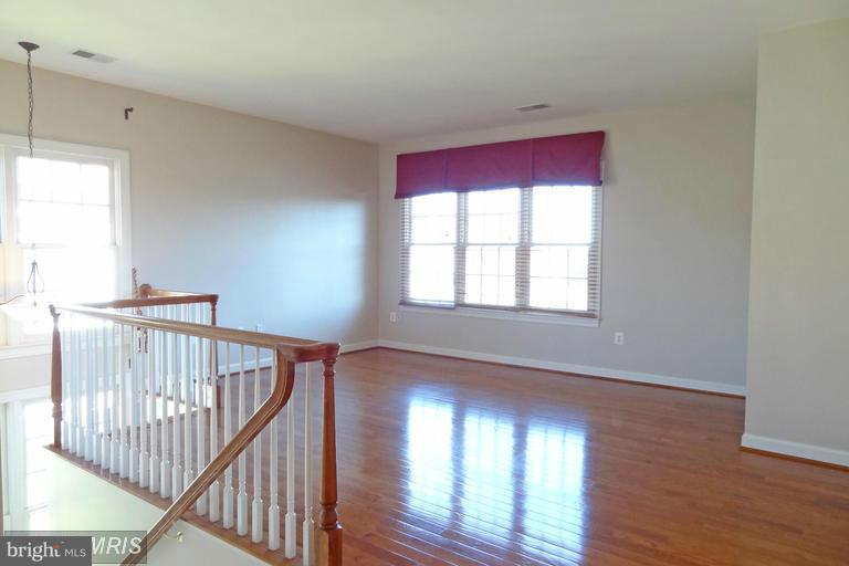 8530 Link Hills Loop Gainesville, VA 20155 - Photo 21 of 30 Interior (General)