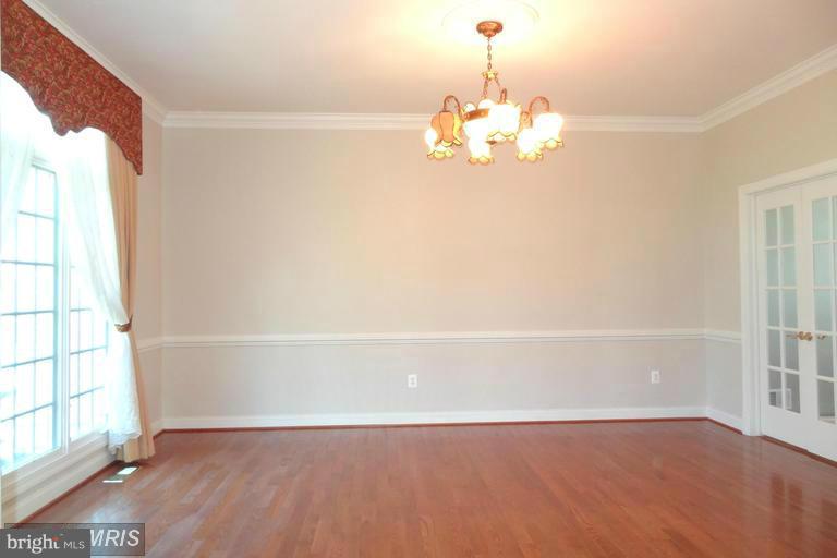 8530 Link Hills Loop Gainesville, VA 20155 - Photo 6 of 30 Dining Room