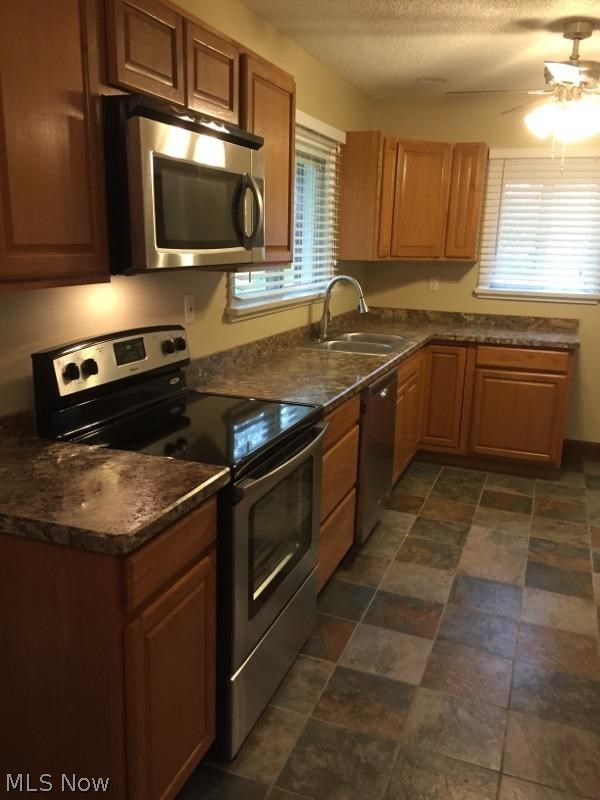 1156 North Road Southeast Warren, OH 44484 - Photo 2 of 6 Gallery Image 2
