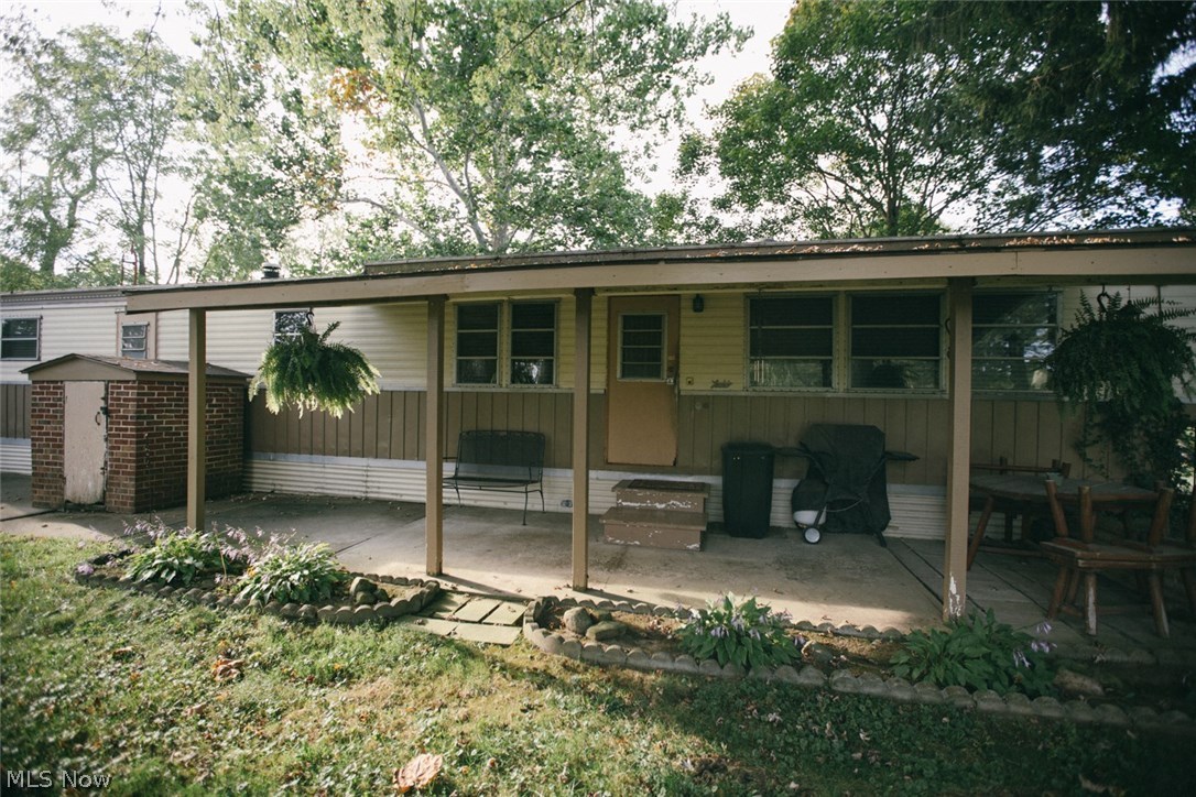 9418 Lodi Road Lodi, OH 44254 - Photo 7 of 16 Spacious covered porch
