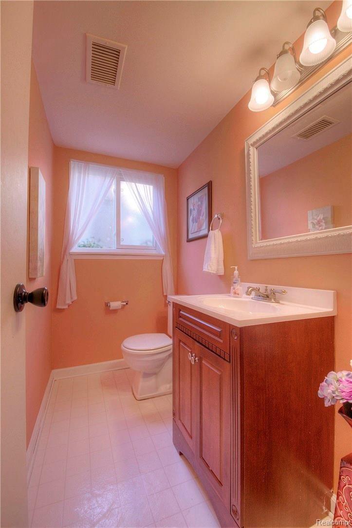 43071 Hanford Road Canton, MI 48187 - Photo 46 of 58 930A0980_1_2.jpg