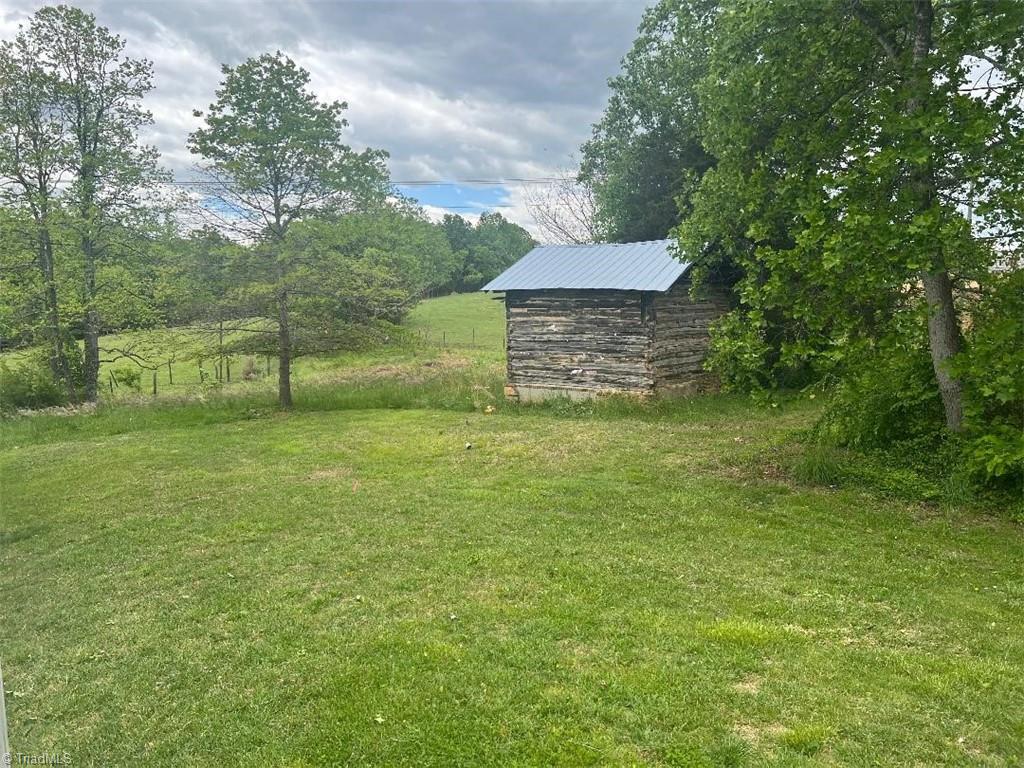 2121 Asbury Road Mount Airy, NC 27030 - Photo 3 of 3 Gallery Image 3