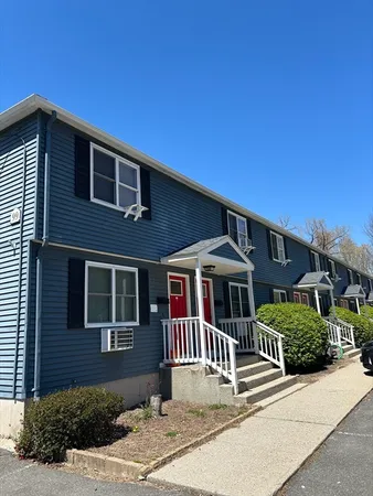 $1,600 | 99 Lawrence Street, Unit 10, Palmer, MA 01069