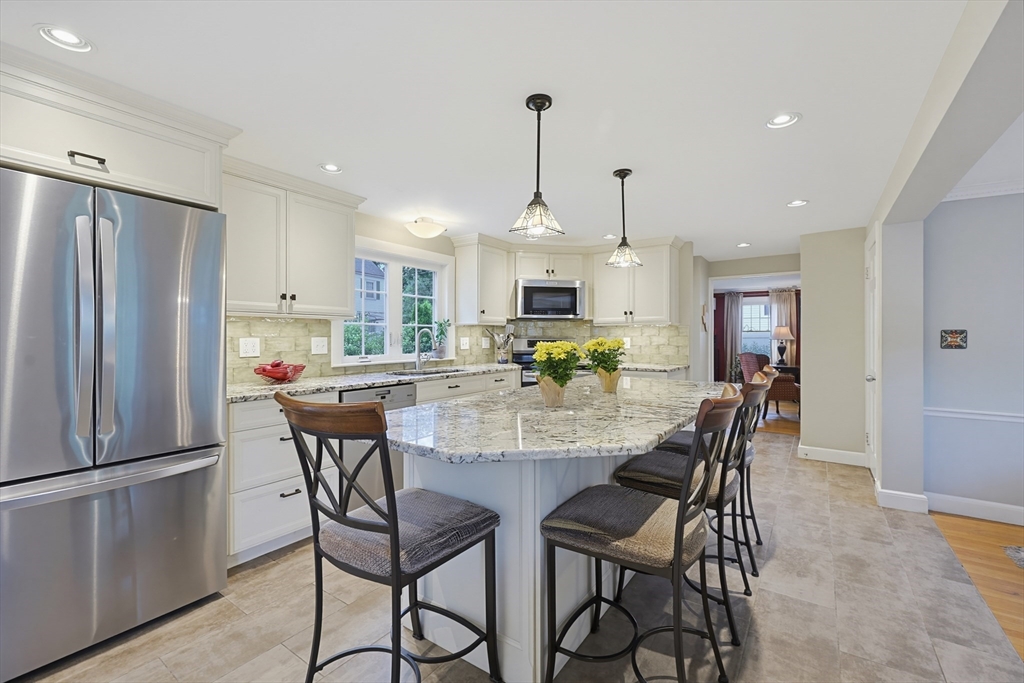 11 Hatfield Road Newton, MA 02465 - Photo 5 of 37