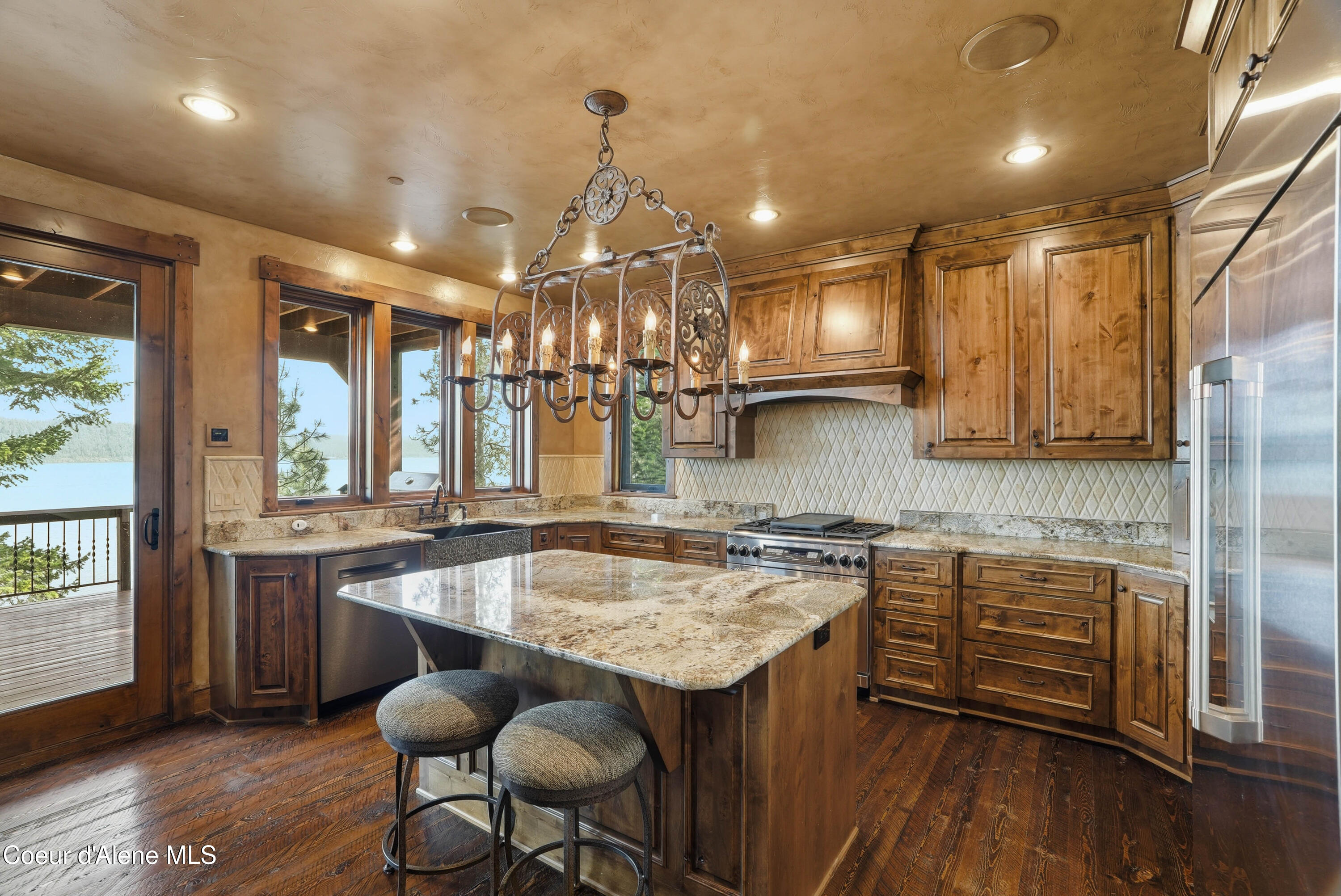 7190 West Rockford Bay Road Coeur D'Alene, ID 83814 - Photo 17 of 95 Chef's Kitchen