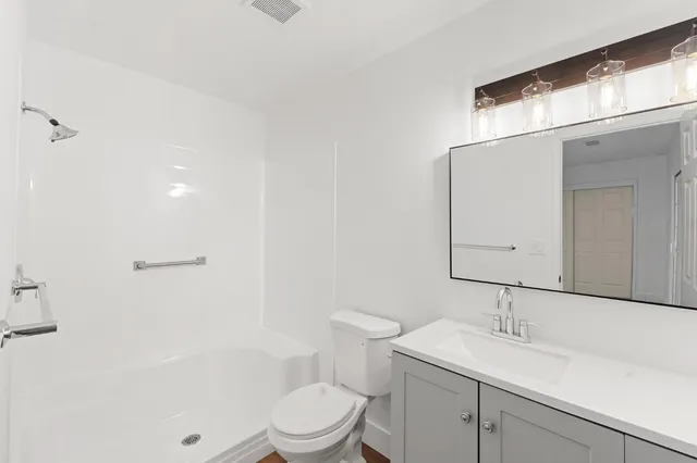 $299,900 | 221 West San Joaquin Street, Fresno, CA 93706