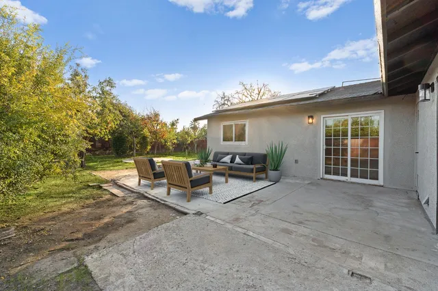 $299,900 | 221 West San Joaquin Street, Fresno, CA 93706