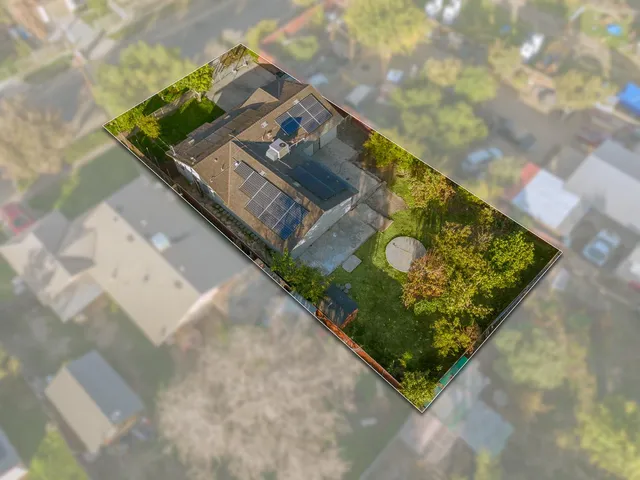 $299,900 | 221 West San Joaquin Street, Fresno, CA 93706