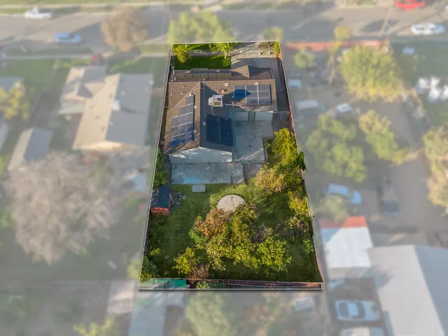 $299,900 | 221 West San Joaquin Street, Fresno, CA 93706