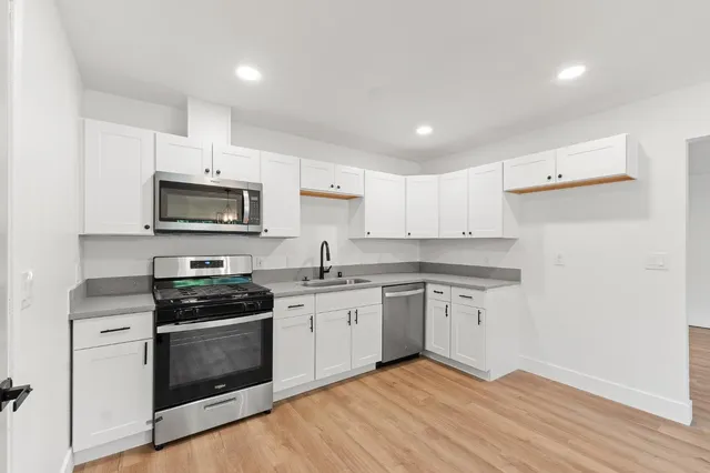 $299,900 | 221 West San Joaquin Street, Fresno, CA 93706