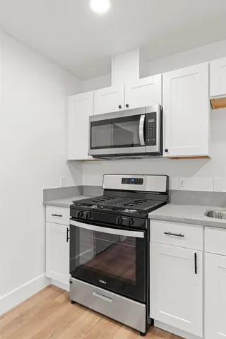 $299,900 | 221 West San Joaquin Street, Fresno, CA 93706