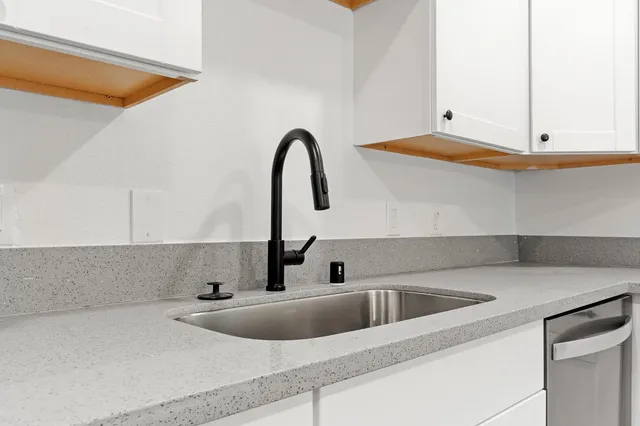 $299,900 | 221 West San Joaquin Street, Fresno, CA 93706