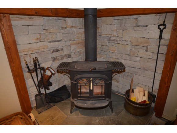 111 Gilcrist Road Stowe, VT 05672 - Photo 9 of 20 Gallery Image 9