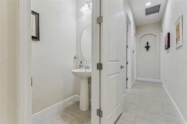 $1,100,000 | 5138 Lakecastle Drive, Tampa, FL 33624