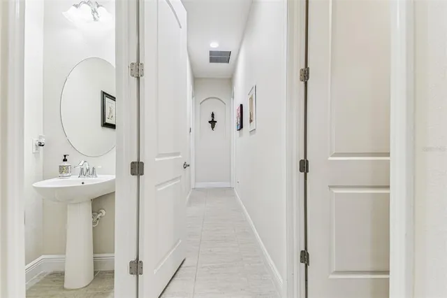 $1,100,000 | 5138 Lakecastle Drive, Tampa, FL 33624