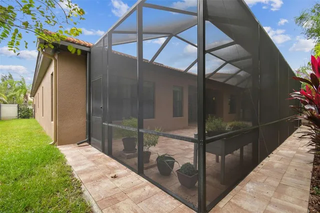 $1,100,000 | 5138 Lakecastle Drive, Tampa, FL 33624