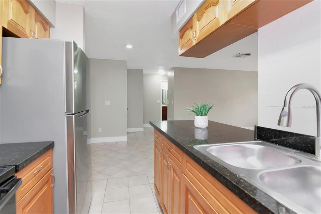 228 Berry Tree Place Brandon, FL 33510 - Photo 14 of 35