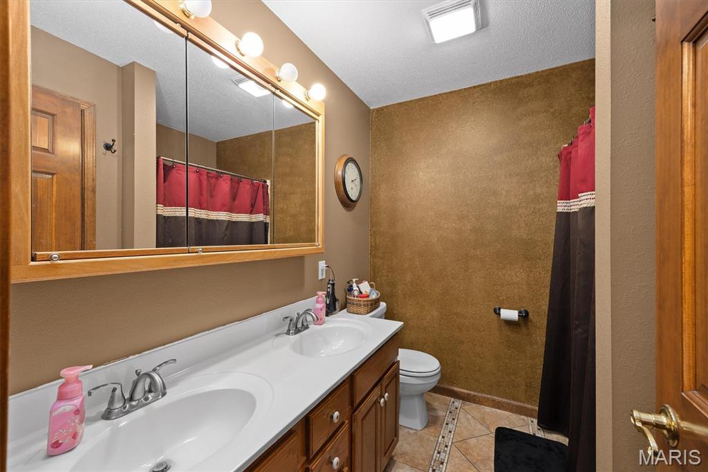 45 Oakbrooke Troy, IL 62294 - Photo 24 of 43