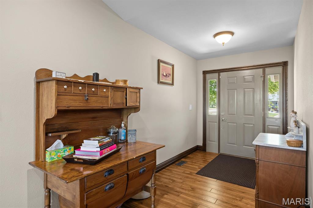 45 Oakbrooke Troy, IL 62294 - Photo 3 of 43