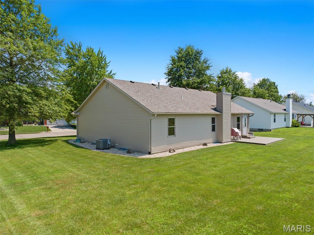 45 Oakbrooke Troy, IL 62294 - Photo 35 of 43