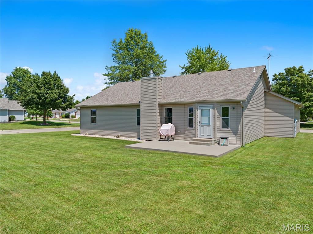 45 Oakbrooke Troy, IL 62294 - Photo 36 of 43