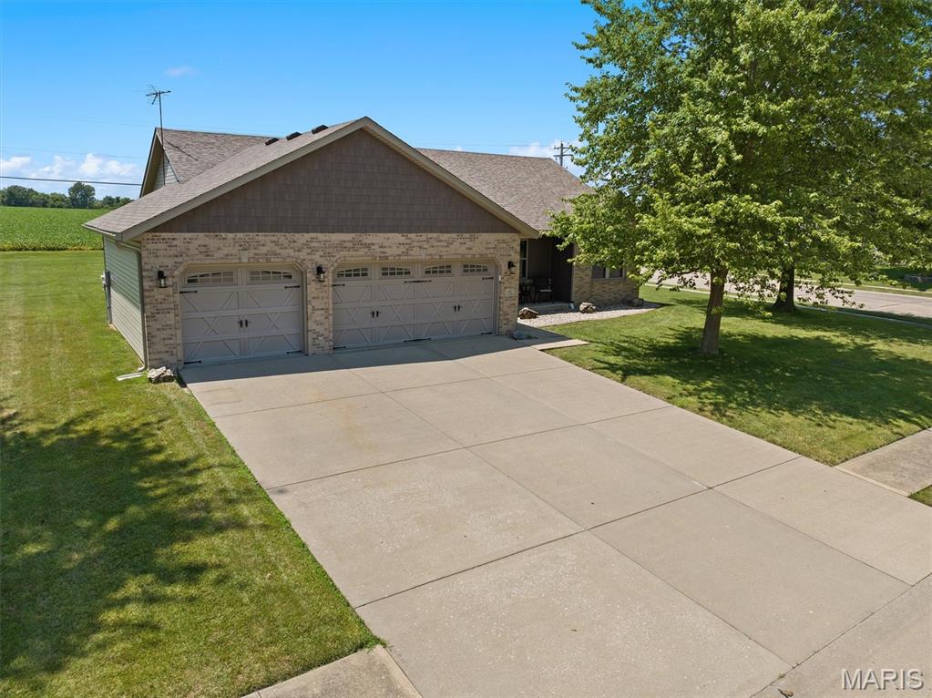 45 Oakbrooke Troy, IL 62294 - Photo 39 of 43