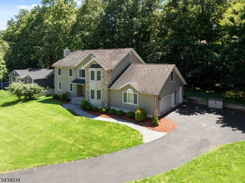 913 High Mountain Road North Haledon, NJ 07508 - Photo 3 of 42