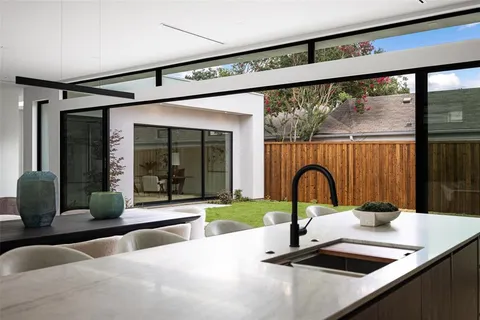 $1,898,000 | 6240 Kenwood Avenue, Dallas, TX 75214