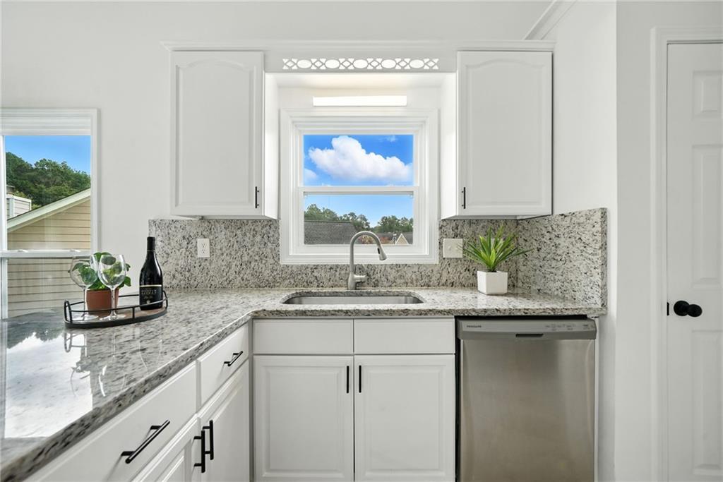 4777 Overlook View Court Northwest Duluth, GA 30096 - Photo 17 of 49