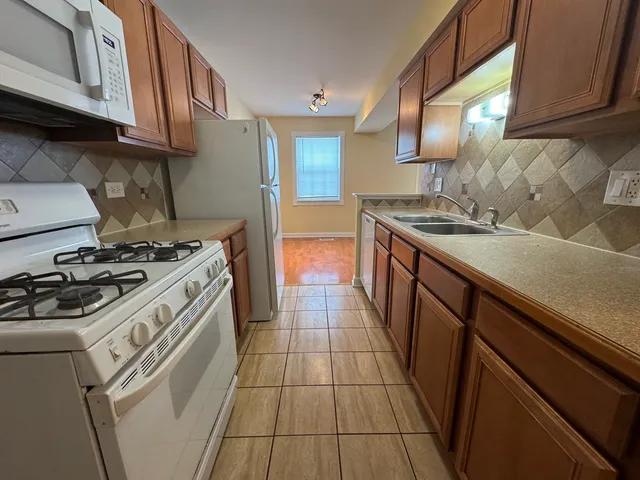 $2,600 | 460 North Lake Shore Drive, Unit 460, Palatine, IL 60067