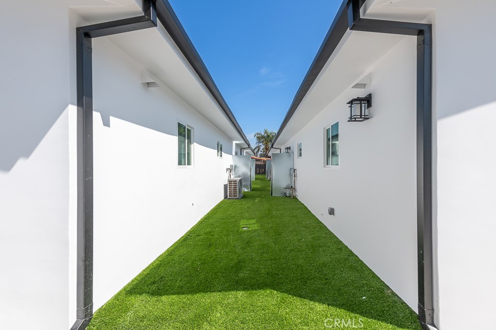 19453 Strathern Street Reseda, CA 91335 - Photo 8 of 28