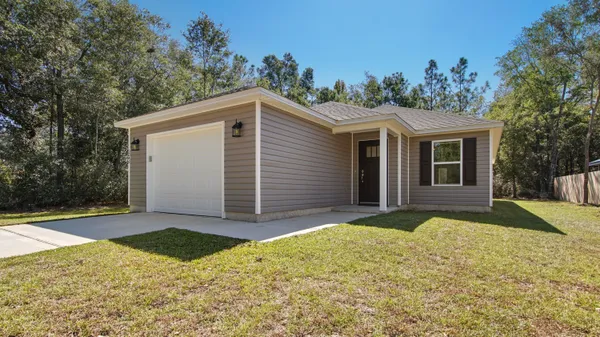 $1,750 | 1249 Martin Road, DeFuniak Springs, FL 32433