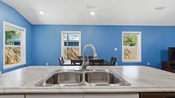 $1,750 | 1249 Martin Road, DeFuniak Springs, FL 32433